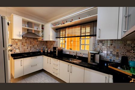 Casa para alugar com 224m², 3 quartos e 3 vagas Casa para alugar com 224m², 3 quartos e 3 vagasCozinha