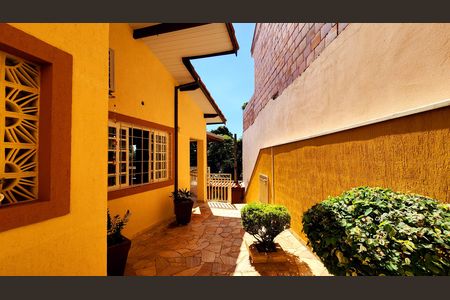 Casa para alugar com 224m², 3 quartos e 3 vagas Casa para alugar com 224m², 3 quartos e 3 vagasQuintal
