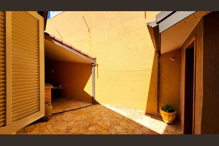 Casa para alugar com 224m², 3 quartos e 3 vagas Casa para alugar com 224m², 3 quartos e 3 vagasQuintal