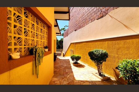 Casa para alugar com 224m², 3 quartos e 3 vagas Casa para alugar com 224m², 3 quartos e 3 vagasQuintal