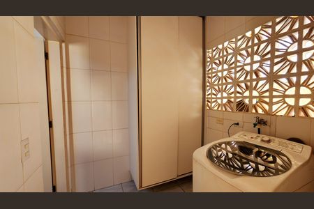 Casa para alugar com 224m², 3 quartos e 3 vagas Casa para alugar com 224m², 3 quartos e 3 vagasLavanderia