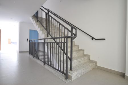Apartamento para alugar com 45m², 2 quartos e sem vagaEscada de Acesso