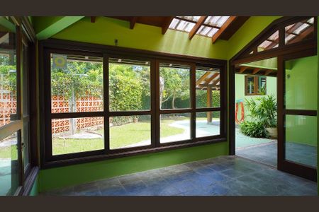 Casa de condomínio para alugar com 735m², 4 quartos e 2 vagas Casa de condomínio para alugar com 735m², 4 quartos e 2 vagasEspaço Gourmet