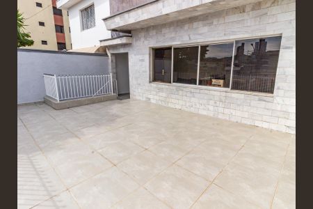 Casa à venda com 240m², 4 quartos e 2 vagas Casa à venda com 240m², 4 quartos e 2 vagasVaranda Sala