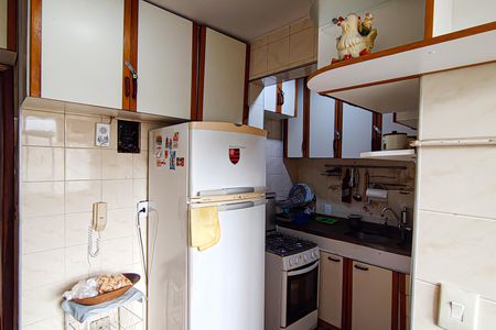 Apartamento à venda com 45m², 2 quartos e 1 vaga Apartamento à venda com 45m², 2 quartos e 1 vagaCozinha e área de serviço