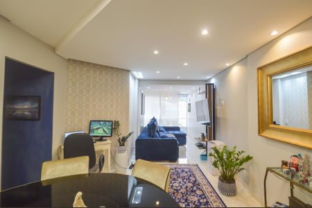 Apartamento à venda com 85m², 3 quartos e 2 vagasSala