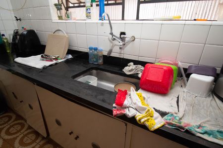 Casa à venda com 250m², 4 quartos e 5 vagas Casa à venda com 250m², 4 quartos e 5 vagasCozinha