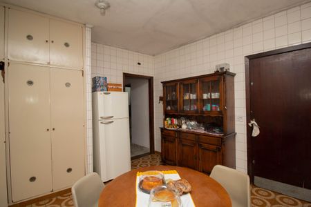 Casa à venda com 250m², 4 quartos e 5 vagas Casa à venda com 250m², 4 quartos e 5 vagasCozinha