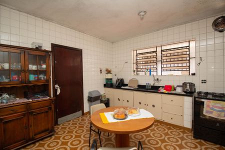 Casa à venda com 250m², 4 quartos e 5 vagas Casa à venda com 250m², 4 quartos e 5 vagasCozinha