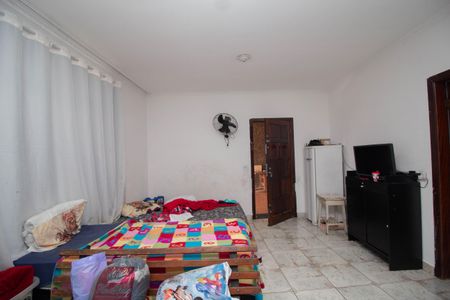 Casa à venda com 250m², 4 quartos e 5 vagas Casa à venda com 250m², 4 quartos e 5 vagasSala