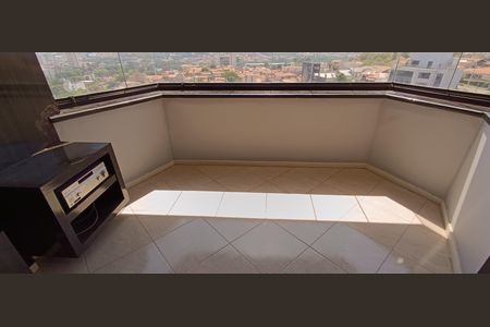Apartamento para alugar com 108m², 2 quartos e 2 vagasSala