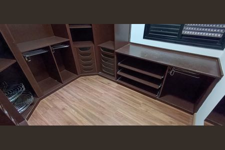 Apartamento para alugar com 108m², 2 quartos e 2 vagasCloset da suíte 2