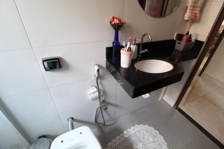 Casa para alugar com 160m², 4 quartos e 2 vagasBanheiro Social