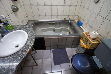 Casa à venda com 151m², 4 quartos e 3 vagasBanheiro