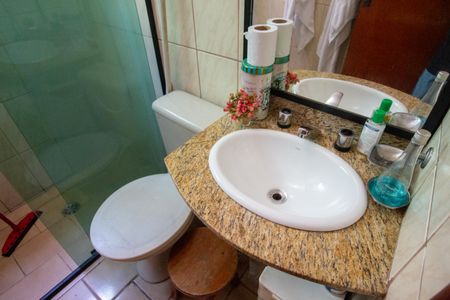 Casa à venda com 151m², 4 quartos e 3 vagasBanheiro 2