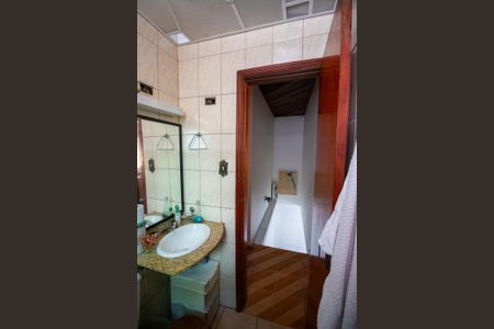 Casa à venda com 151m², 4 quartos e 3 vagasBanheiro 2