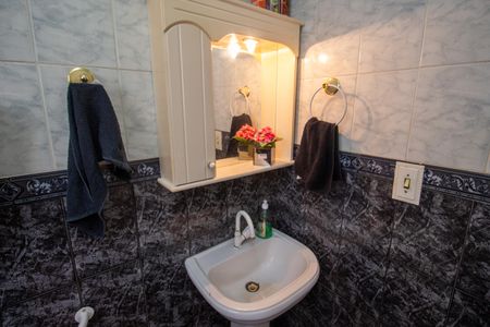 Casa à venda com 151m², 4 quartos e 3 vagasBanheiro 3