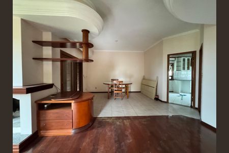 Casa à venda com 240m², 3 quartos e 2 vagassala