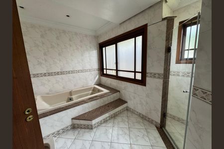 Casa à venda com 240m², 3 quartos e 2 vagasBanheiro da Suíte