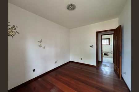Casa à venda com 240m², 3 quartos e 2 vagasquarto 1