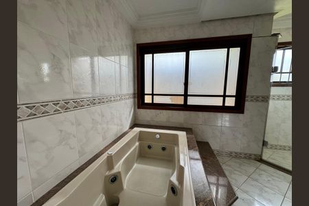 Casa à venda com 240m², 3 quartos e 2 vagasBanheiro da Suíte