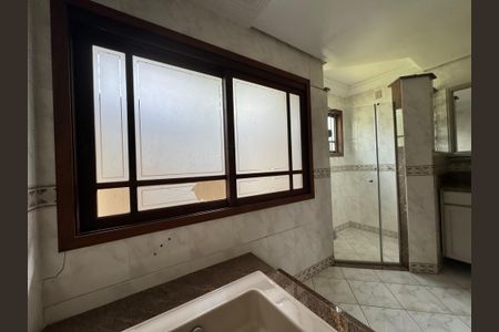 Casa à venda com 240m², 3 quartos e 2 vagasBanheiro da Suíte