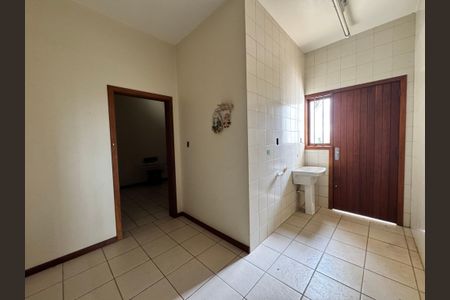 Casa à venda com 240m², 3 quartos e 2 vagasÁrea de Serviço