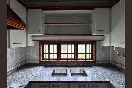 Casa à venda com 240m², 3 quartos e 2 vagasCozinha