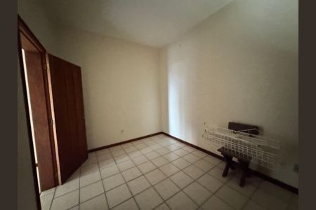 Casa à venda com 240m², 3 quartos e 2 vagasÁrea de Serviço