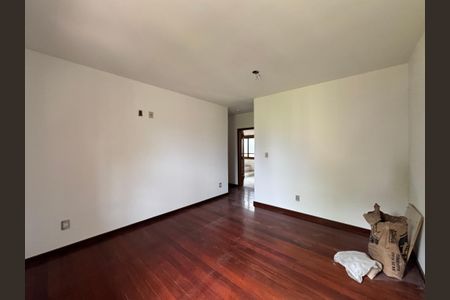 Casa à venda com 240m², 3 quartos e 2 vagasquarto 2