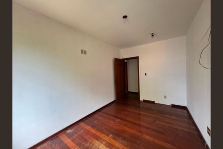 Casa à venda com 240m², 3 quartos e 2 vagasquarto 2