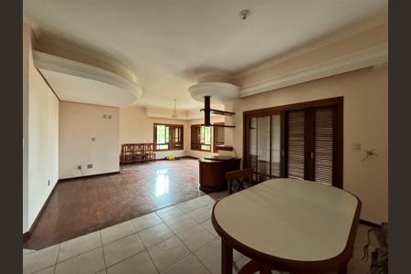 Casa à venda com 240m², 3 quartos e 2 vagassala