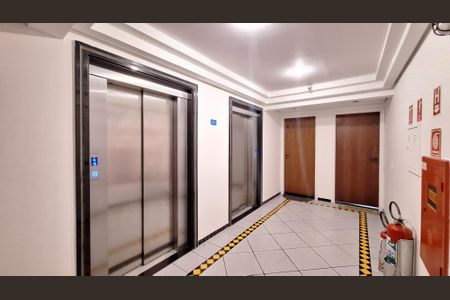 Apartamento à venda com 98m², 2 quartos e 2 vagasÁrea comum - Hall elevadores
