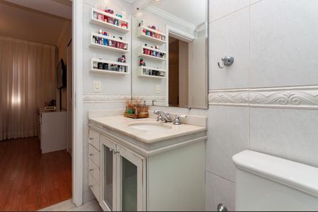 Apartamento à venda com 98m², 2 quartos e 2 vagasBanheiro do quarto 1 Suíte