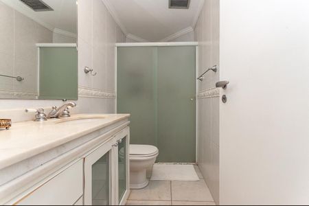 Apartamento à venda com 98m², 2 quartos e 2 vagasBanheiro do quarto 1 Suíte