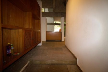 Casa à venda com 557m², 6 quartos e 4 vagas Casa à venda com 557m², 6 quartos e 4 vagasSala