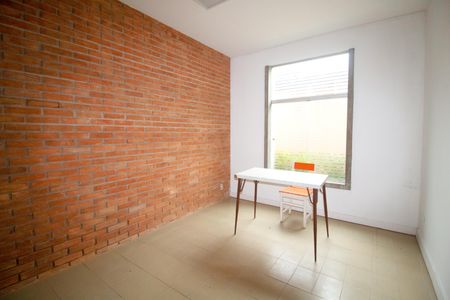 Casa à venda com 557m², 6 quartos e 4 vagas Casa à venda com 557m², 6 quartos e 4 vagasCopa