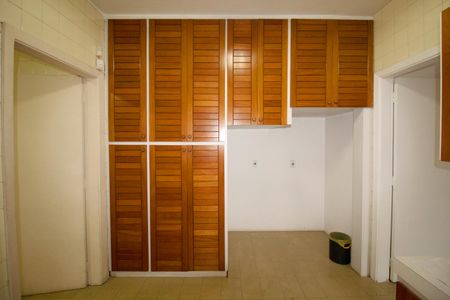 Casa à venda com 557m², 6 quartos e 4 vagas Casa à venda com 557m², 6 quartos e 4 vagasCozinha