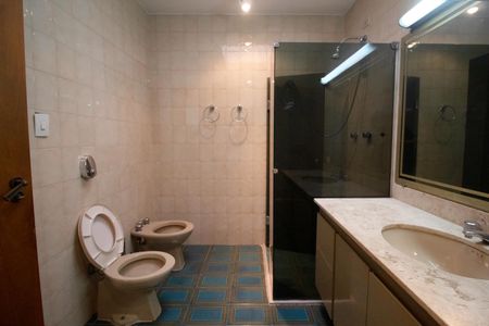 Casa à venda com 557m², 6 quartos e 4 vagas Casa à venda com 557m², 6 quartos e 4 vagasQuarto Suíte 2 Banheiro