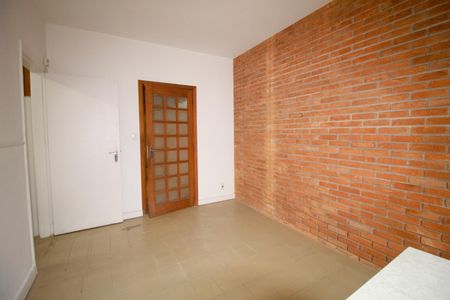 Casa à venda com 557m², 6 quartos e 4 vagas Casa à venda com 557m², 6 quartos e 4 vagasCopa