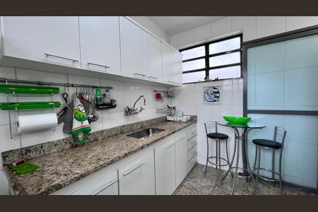 Apartamento à venda com 120m², 3 quartos e 2 vagasCozinha