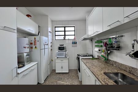 Apartamento à venda com 120m², 3 quartos e 2 vagasCozinha