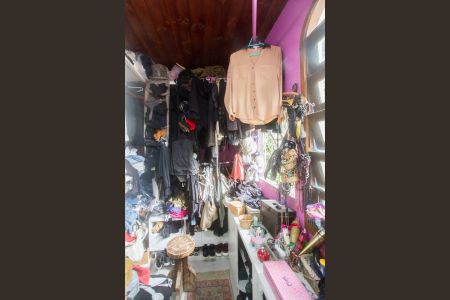 Casa à venda com 285m², 2 quartos e 3 vagasCloset Suíte 1