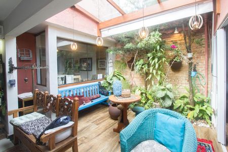 Casa à venda com 285m², 2 quartos e 3 vagasSala