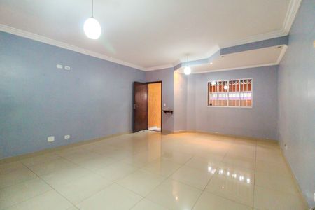 Casa para alugar com 180m², 3 quartos e 2 vagasSala