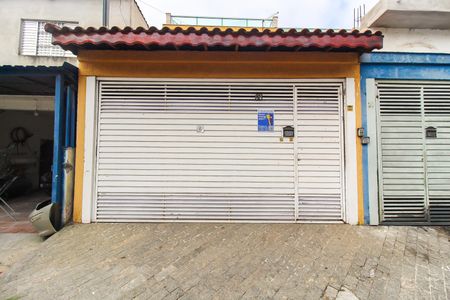 Casa para alugar com 180m², 3 quartos e 2 vagasFachada + Plaquinha