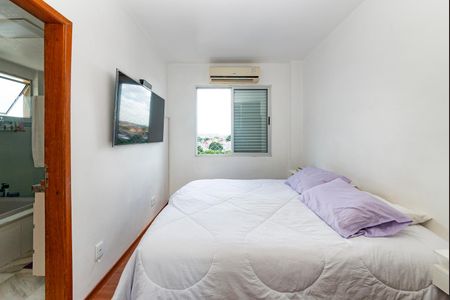 Apartamento à venda com 180m², 4 quartos e 2 vagas Apartamento à venda com 180m², 4 quartos e 2 vagasSuíte 1