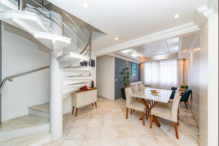 Apartamento à venda com 180m², 4 quartos e 2 vagas Apartamento à venda com 180m², 4 quartos e 2 vagasSala 1