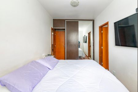 Apartamento à venda com 180m², 4 quartos e 2 vagas Apartamento à venda com 180m², 4 quartos e 2 vagasSuíte 1
