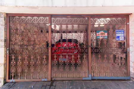 Casa à venda com 126m², 2 quartos e 1 vagaFachada+Placa